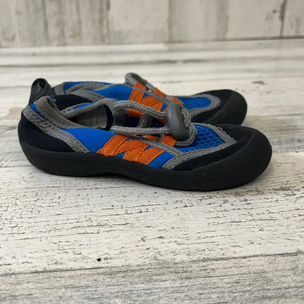 EE2 - water shoes- baby swim shoes hard bottom size 6